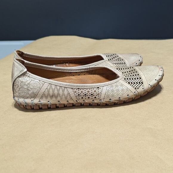 Spring Step Kenyetta Leather Ballet Flats Slip On Shoes Cut Out Perforated Tan - Picture 4 of 10